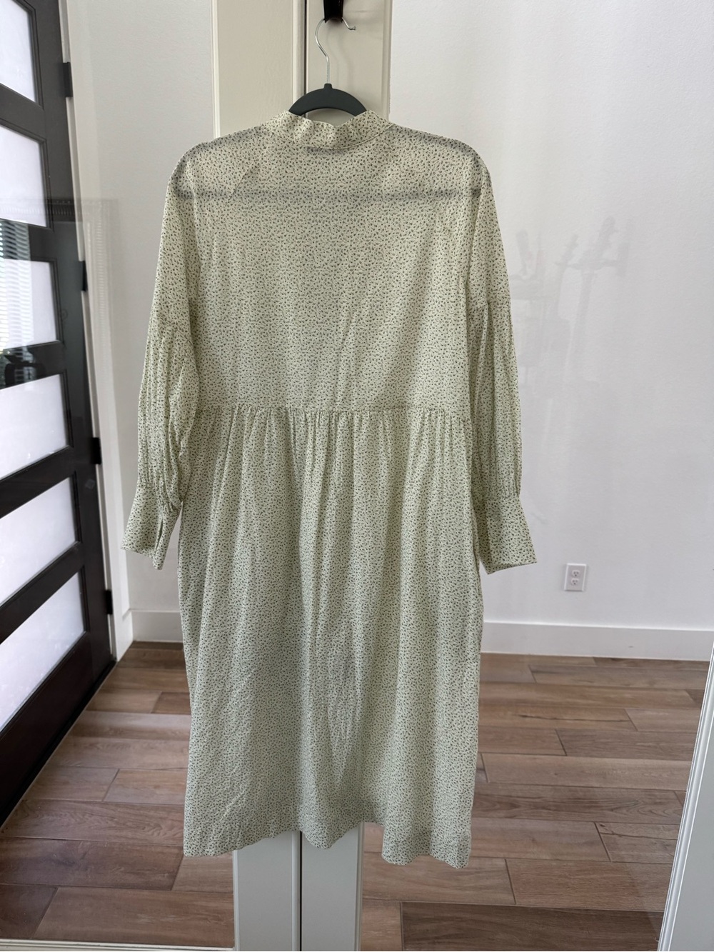 A Bronze Age Floral House Dress - Picture 6 of 7